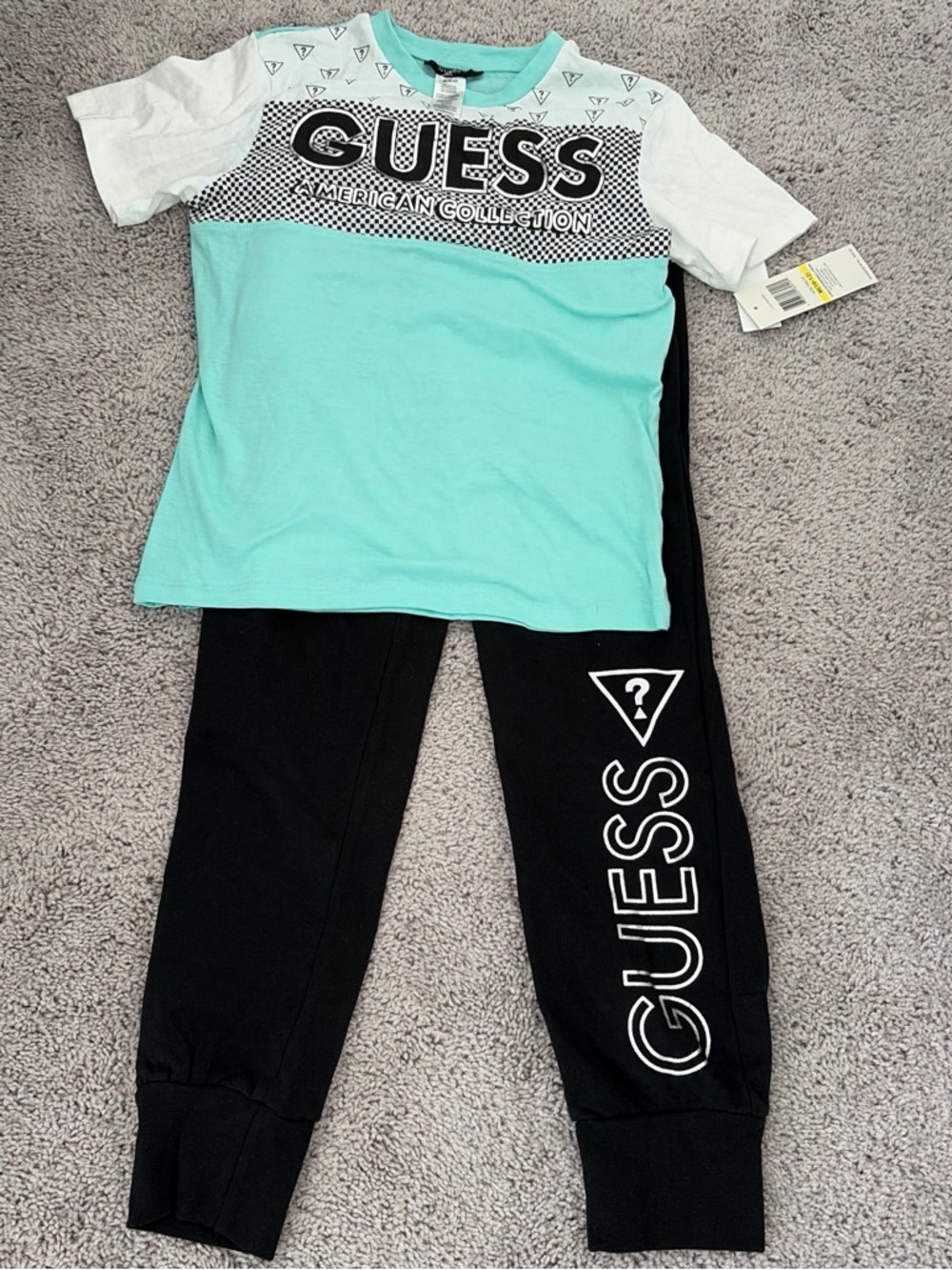 NWT GUESS boys Two-Piece Tee & Jogger Set in Aqua and Black